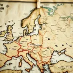 Który kraj jest starszy: Polska czy USA? Porównanie historii
