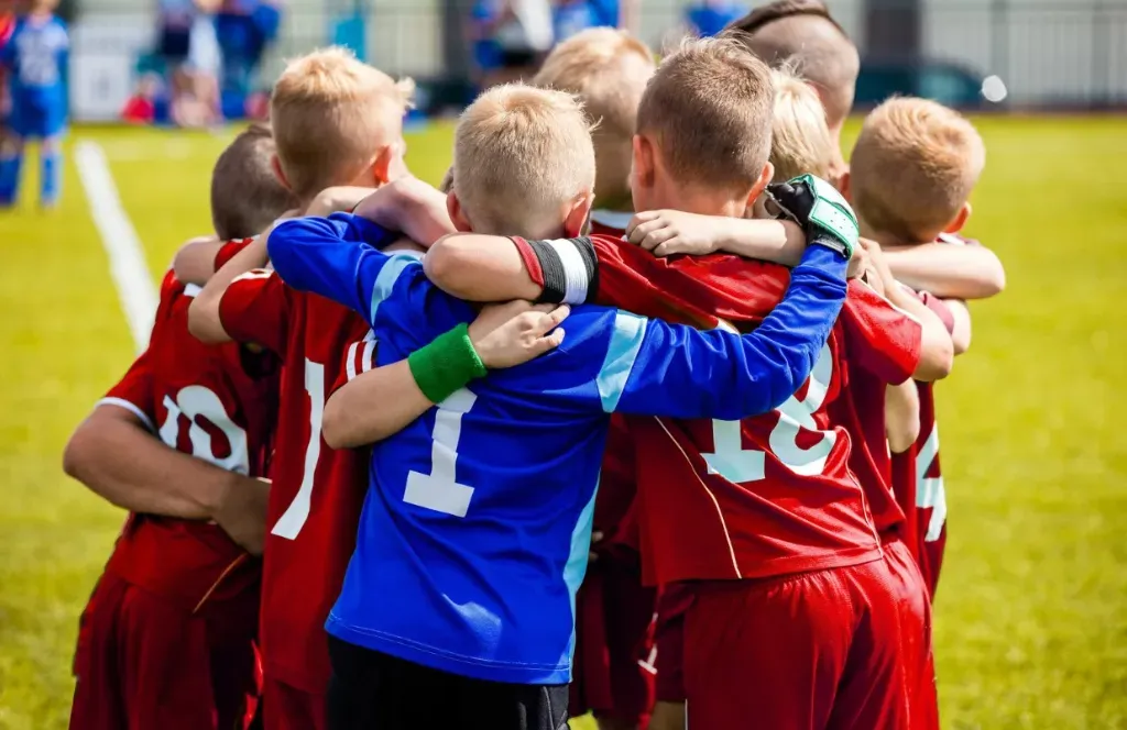 Jak wybrać idealny obóz wakacyjny dla dziecka i zdążyć?